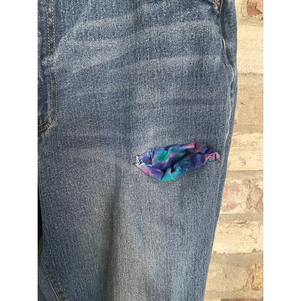 No Boundaries Women's Medium Wash High Rise Straight Leg Jeans Floral